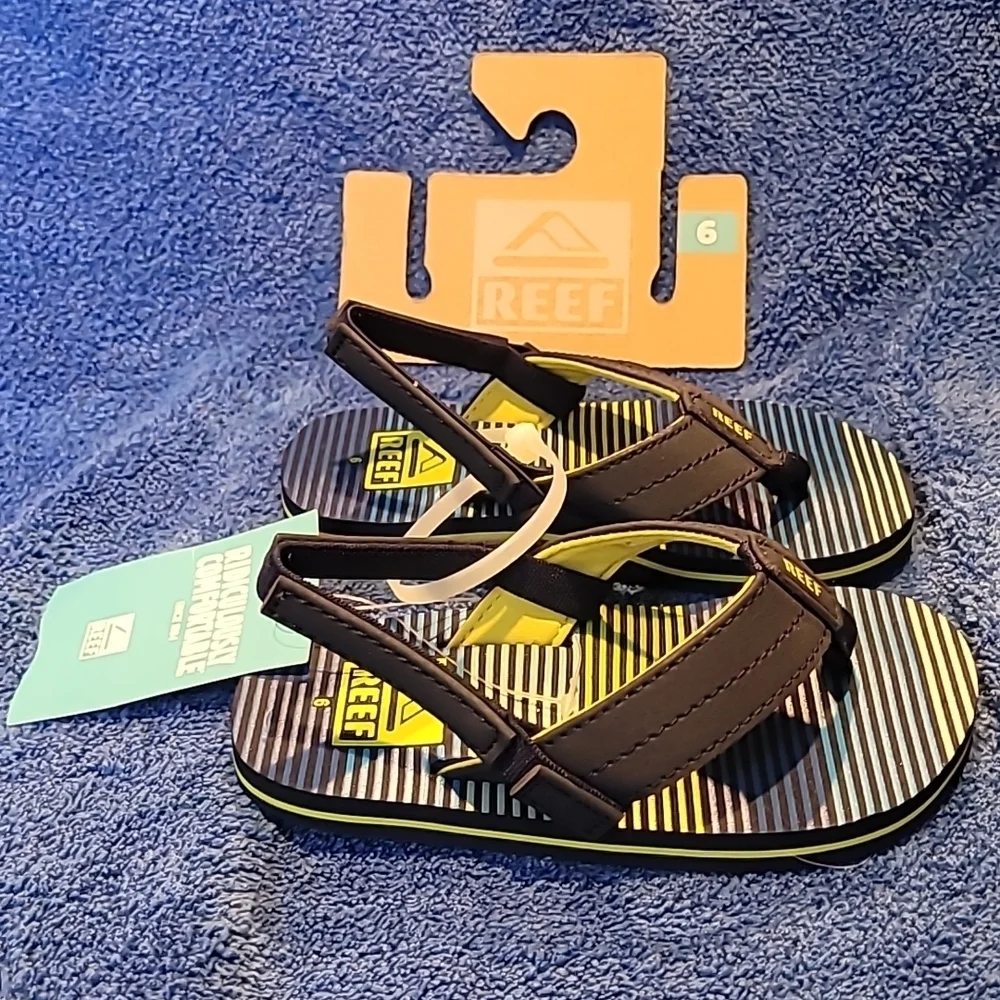 New with tags Reef Little Uni kids size 6 sandles